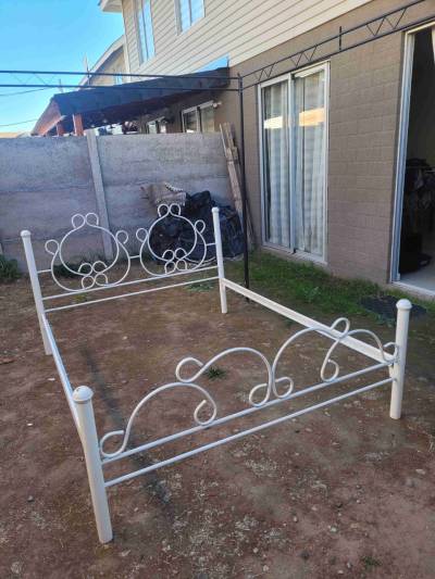 Estructura de cama metálica blanca - miniatura 2