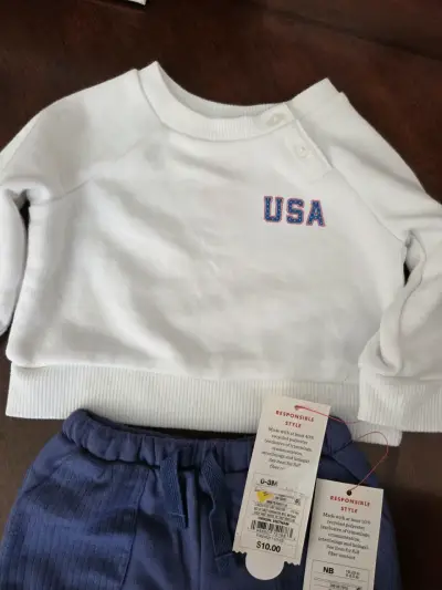 Conjunto bebé polerón y pantalón - miniatura 3