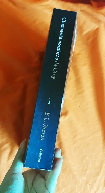 Libro Cincuenta sombras de Grey - miniatura 5