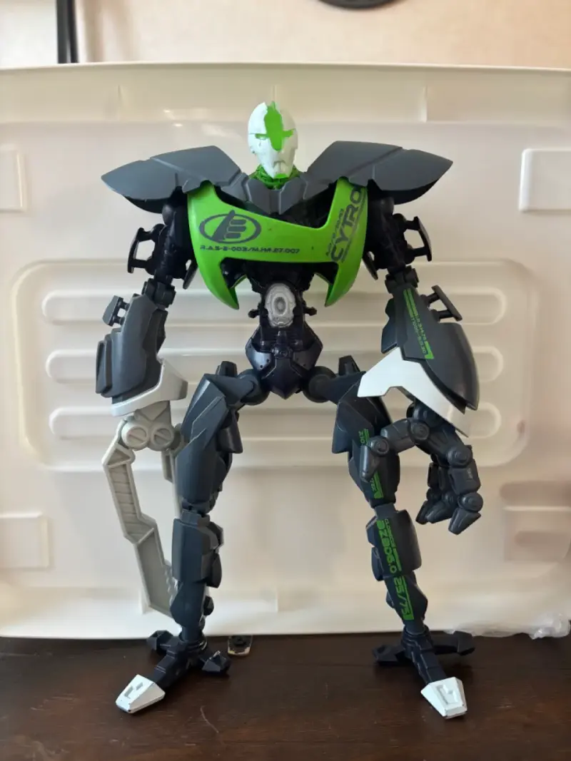 Figura de acción Cyro Max steel