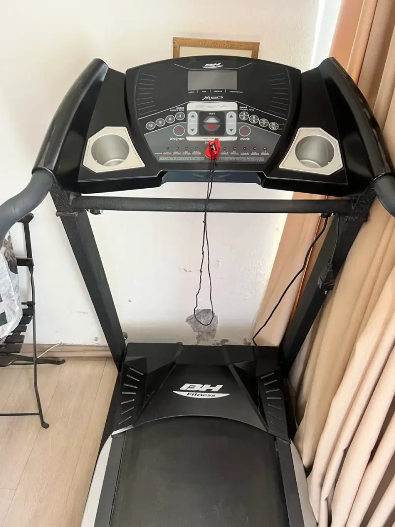 Caminadora BH Fitness negra - 2