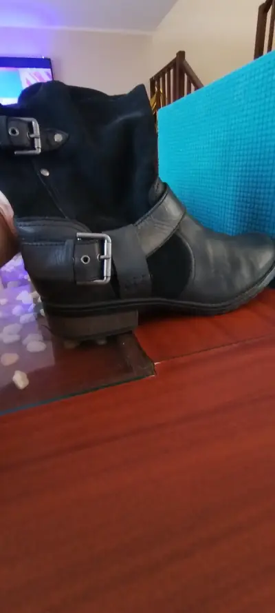 Botines negros de cuero - miniatura 1