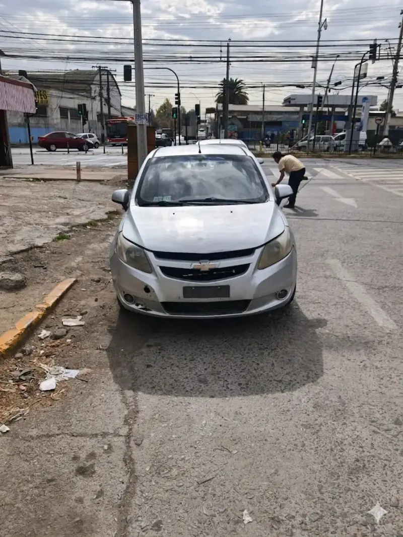 Auto Chevrolet plateado transferible - 1