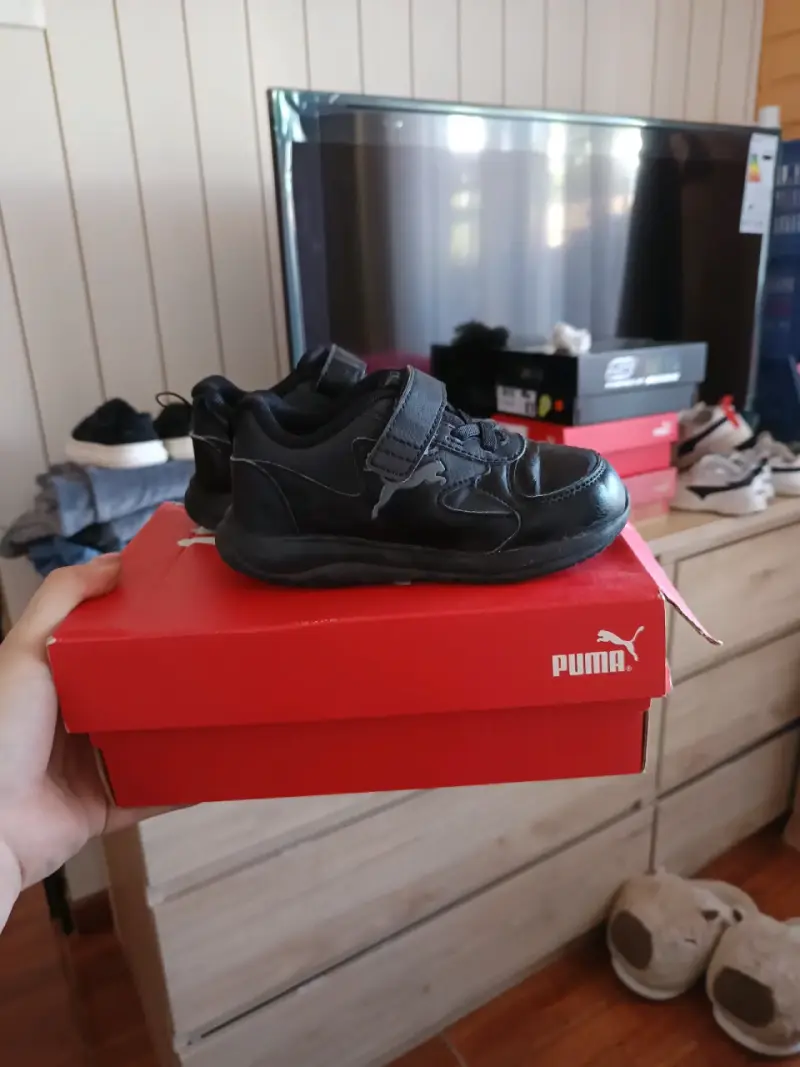 Zapatillas negras para niños - 1