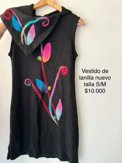 Vestido de lanilla negro con bordados - miniatura 1
