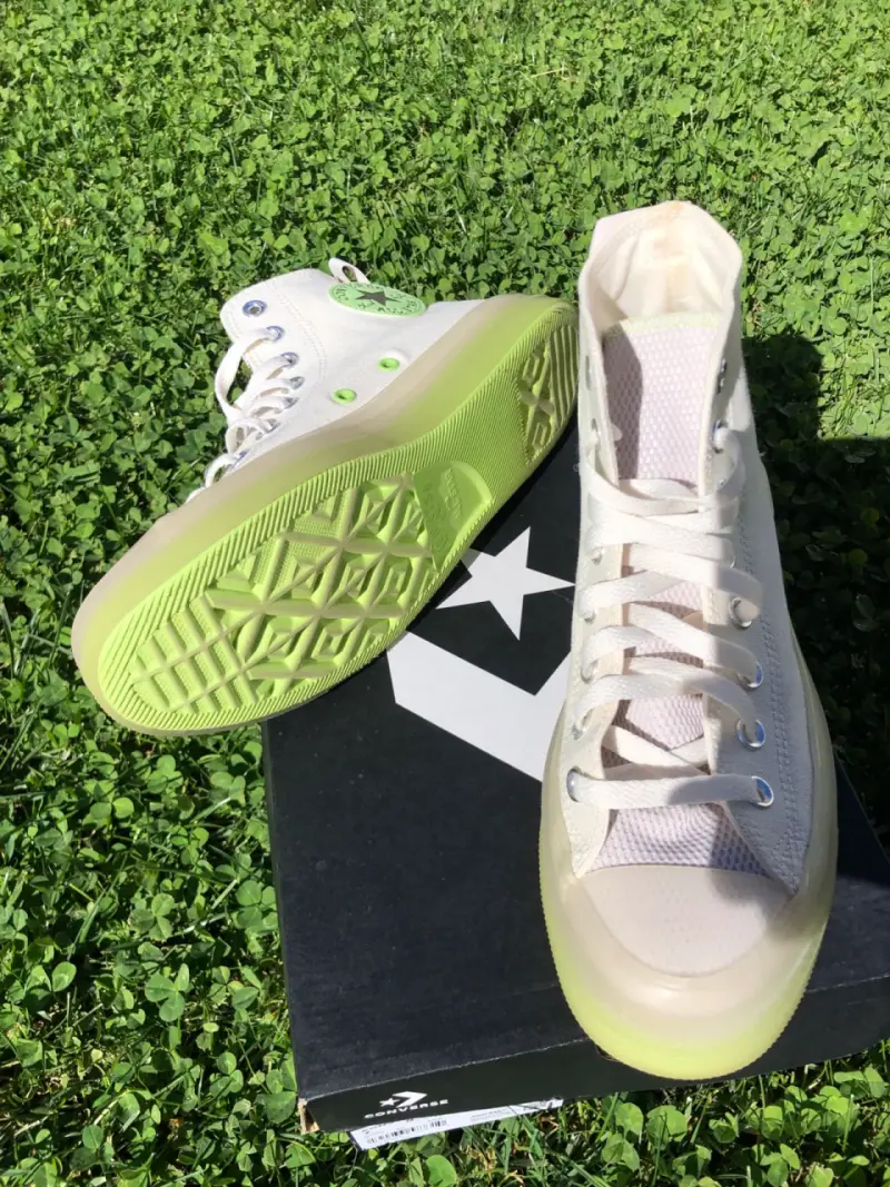 Zapatillas Converse blancas y verdes - 3