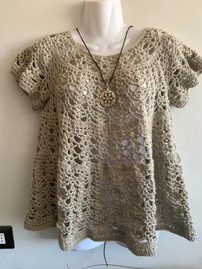Blusa tejido a crochet beige - miniatura 2