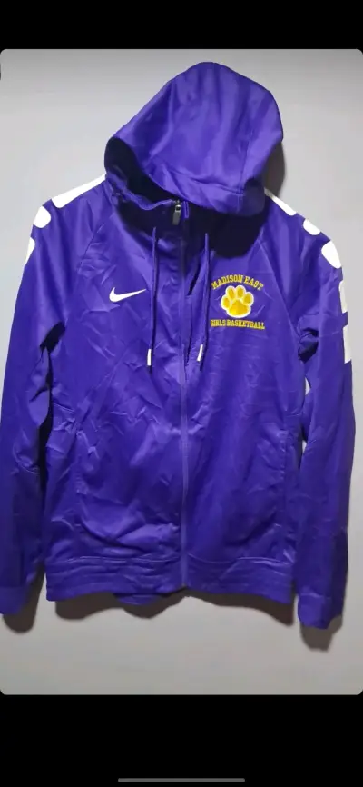 Chaqueta deportiva morada con capucha - miniatura 1