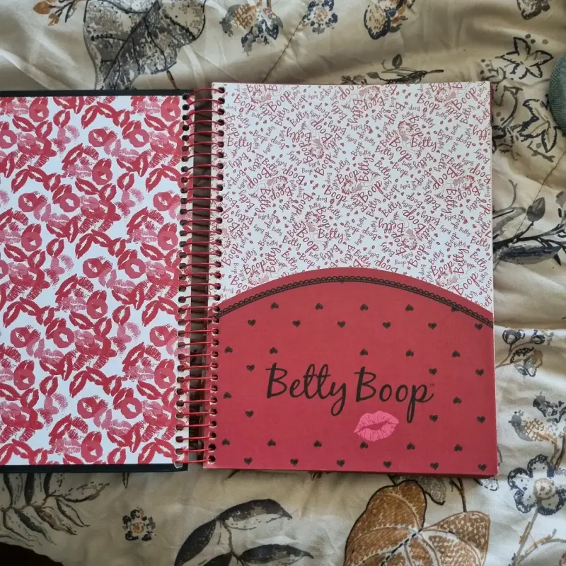 Libreta Betty Boop con puntos - 2