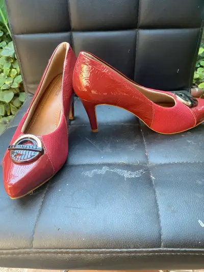 Tacones rojos Usaflex - miniatura 2