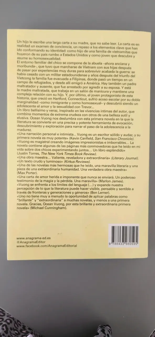 Libro 'En la Tierra somos fugazmente grandiosos' - 2