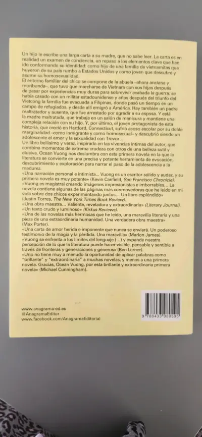 Libro 'En la Tierra somos fugazmente grandiosos' - miniatura 2