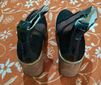 Vendo botines - miniatura 3