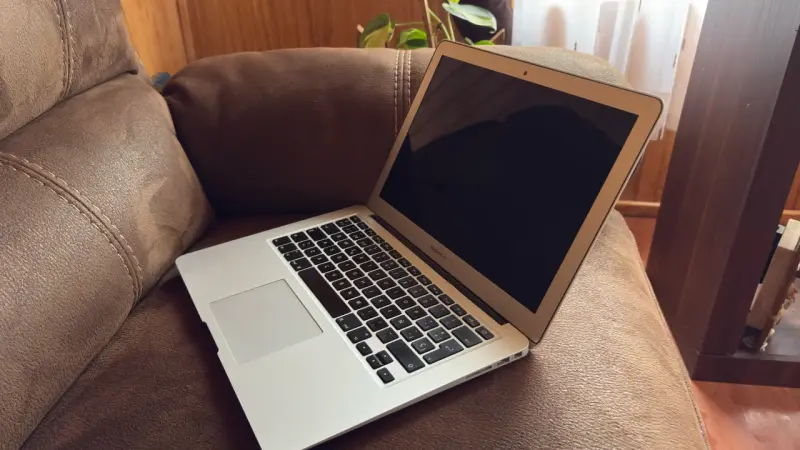 MacBook Air - 1