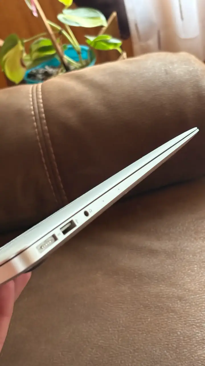 MacBook Air - 3