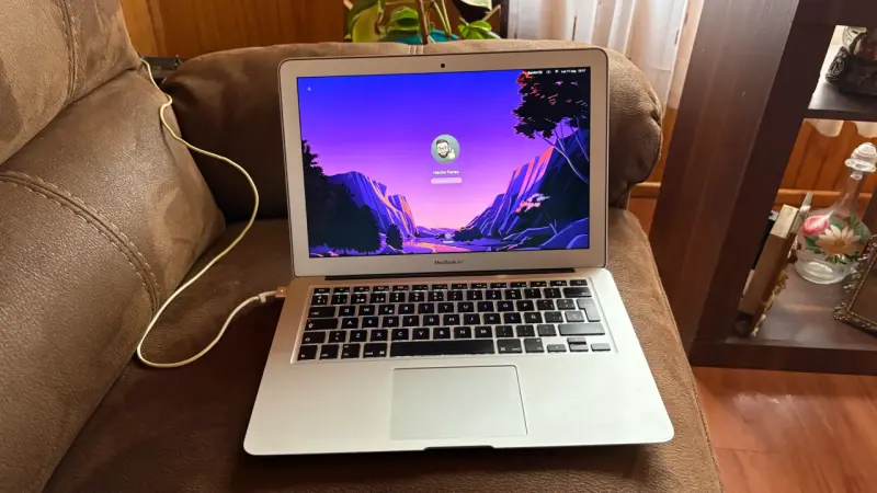 MacBook Air - 4