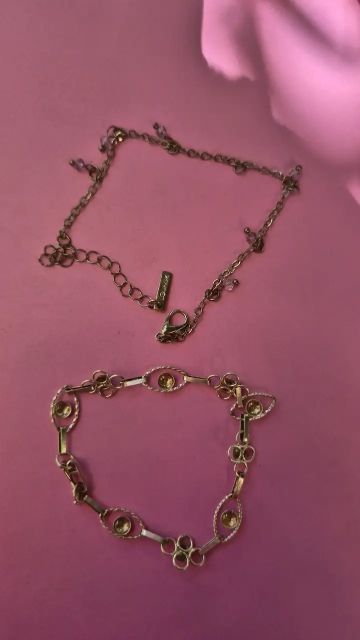 Pulseras plateadas