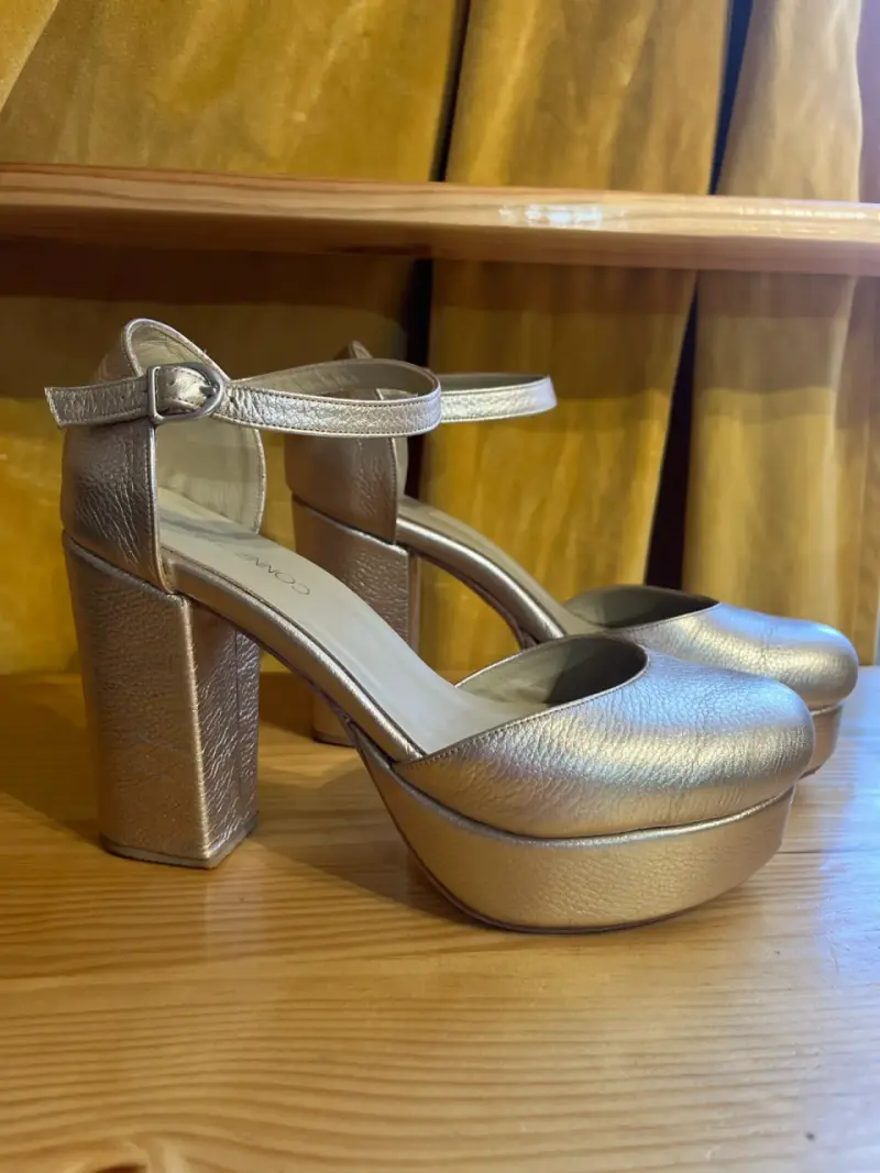 Zapatos Connie Zilber Classic dorados 37 - 1