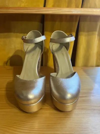 Zapatos Connie Zilber Classic dorados 37 - miniatura 2
