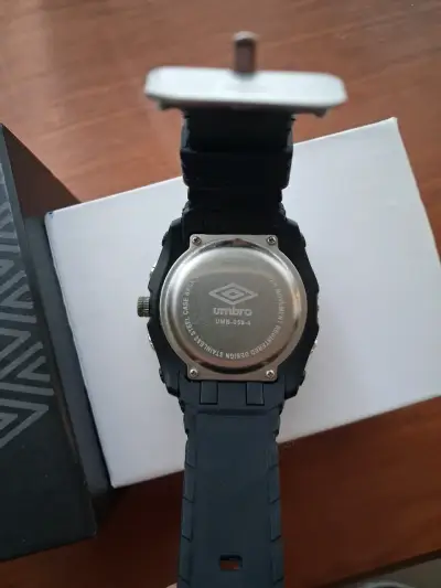 Vendo reloj umbro original - miniatura 3
