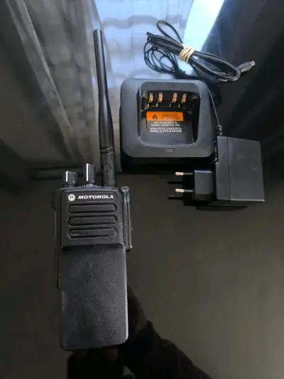 Radio Motorola 8050E - miniatura 2