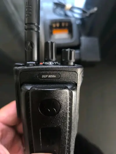 Radio Motorola 8050E - miniatura 3