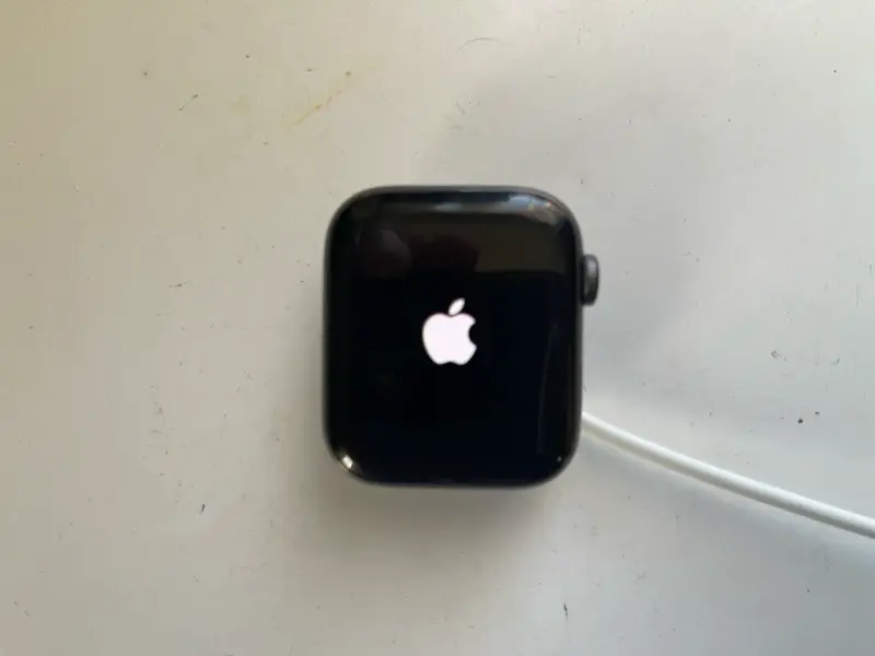 Apple Watch SE 44mm Space Grey - 2