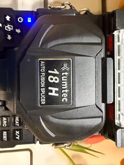 Fusionadora de fibra óptica - miniatura 1