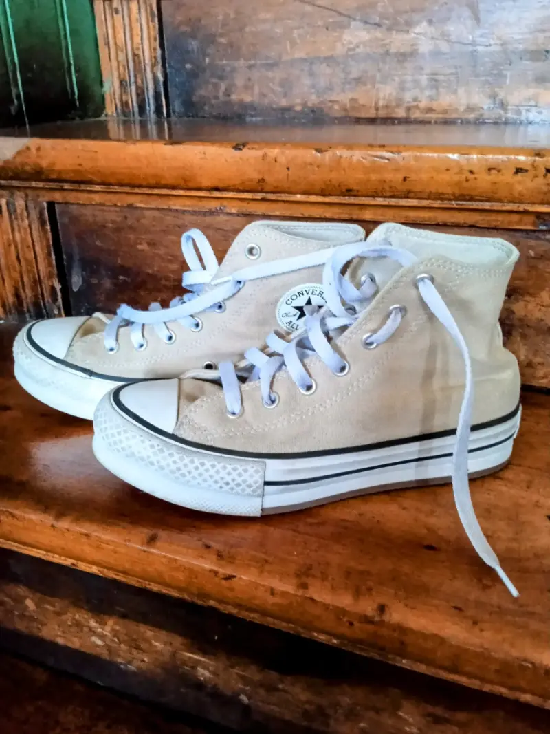 Se venden zapatillas - 2