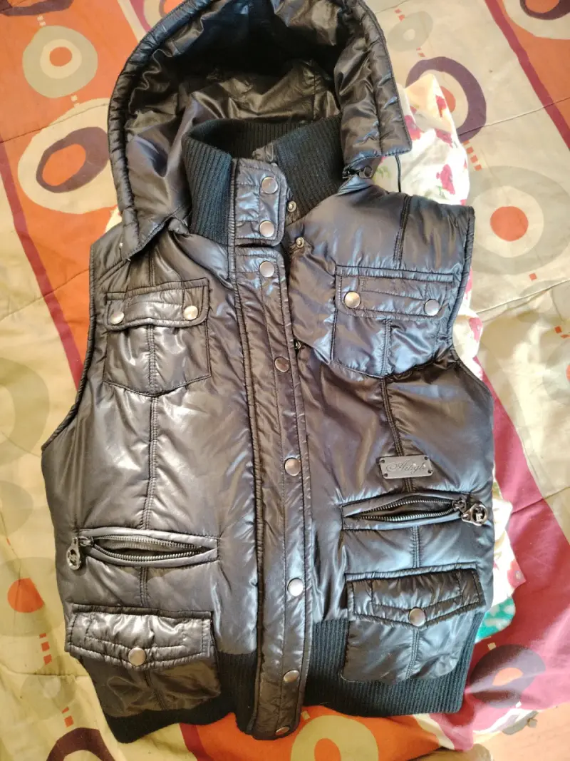 Chaqueta mujer sin mangas con gorro - 1