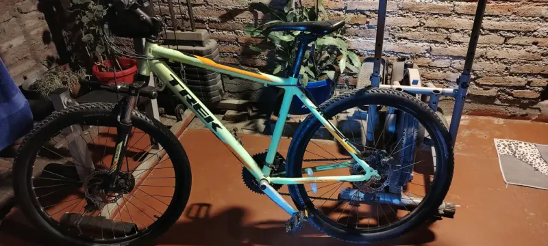 Vendo bicicleta aro 26 marca trek - 2