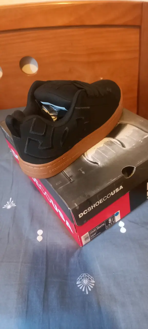 Zapatillas DC número 40.5 original y nuevas - 1