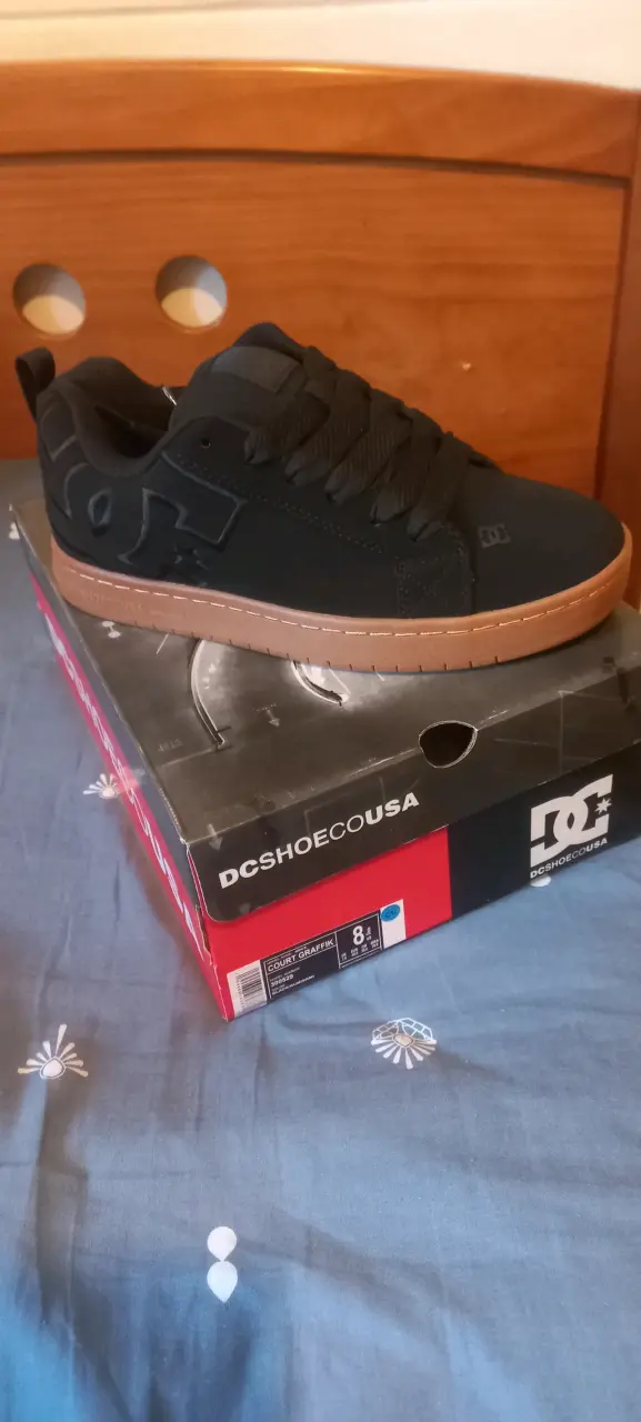 Zapatillas DC número 40.5 original y nuevas - 3