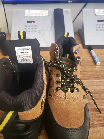 ZAPATOS DE SEGURIDAD - miniatura 1