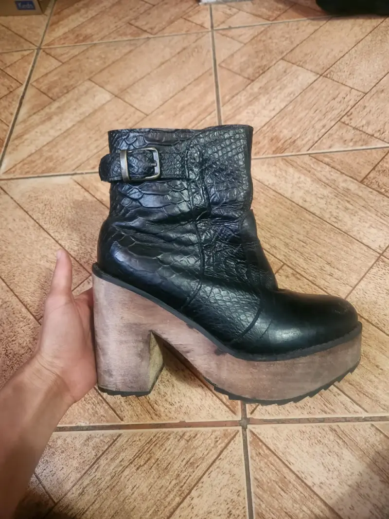 Botín de cuero - 1