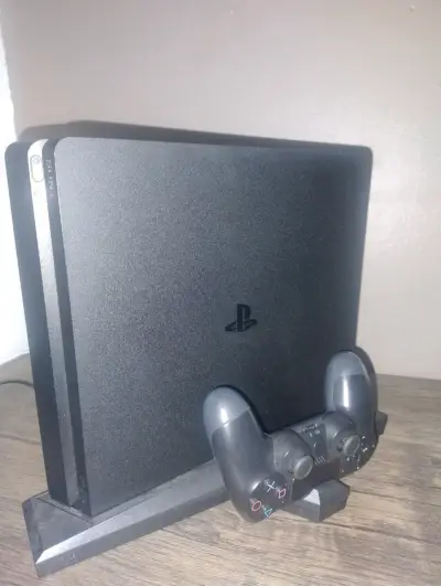 PS4 Slim 1TB - miniatura 1
