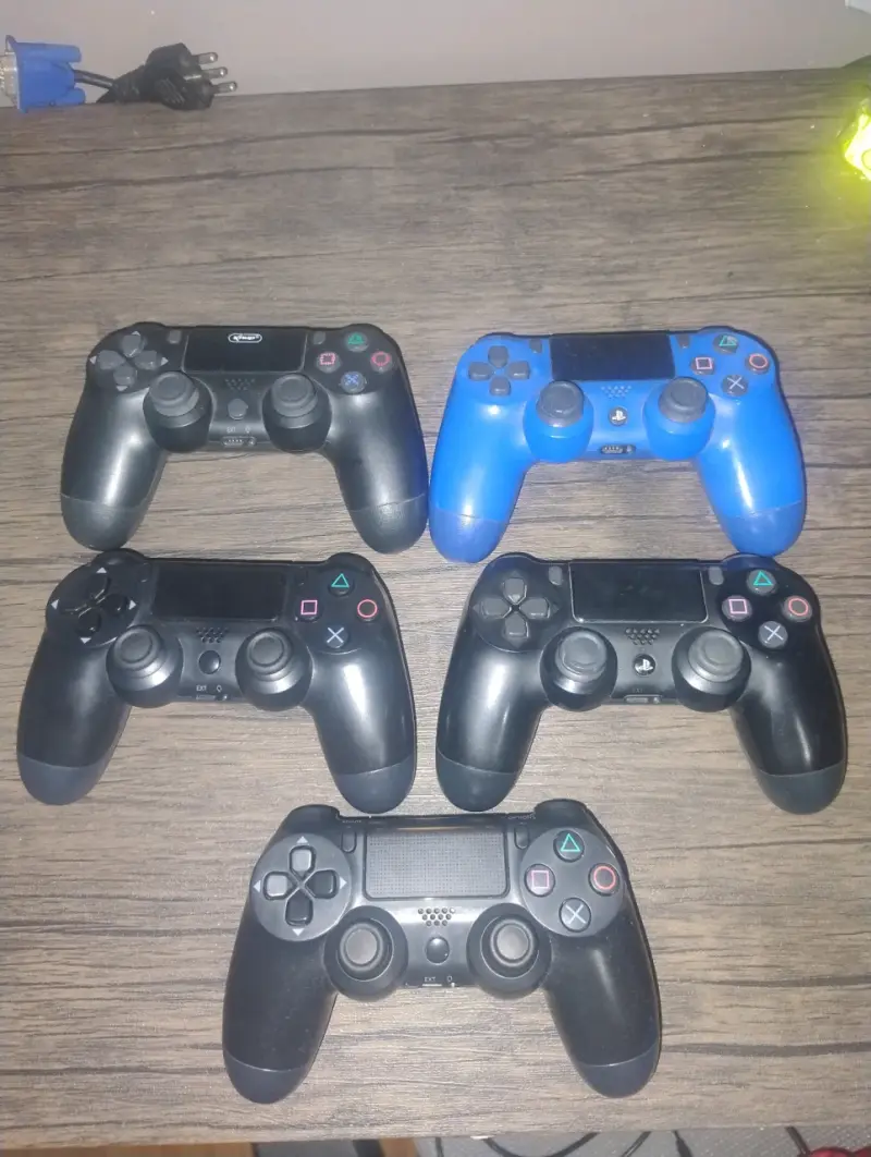 PS4 Slim 1TB - 3