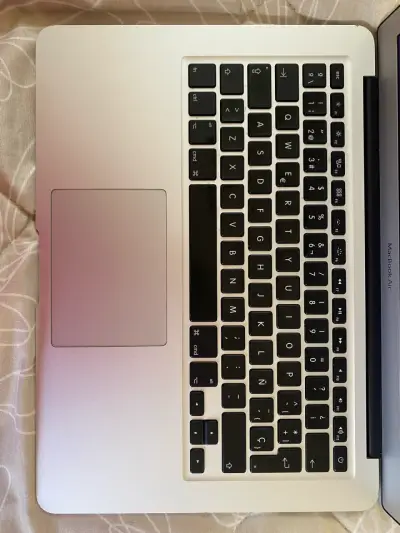 MacBook Air 13” 2017, 8 GB RAM, 128 GB - miniatura 3