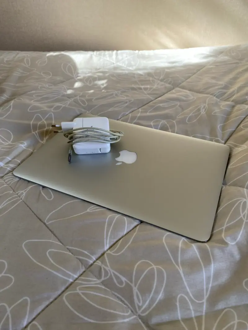 MacBook Air 13” 2017, 8 GB RAM, 128 GB - 5