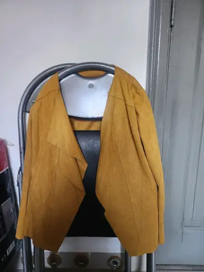 Chaquetas y blusa talla M - miniatura 1