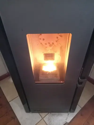 Estufa a pellet con cañones - miniatura 1