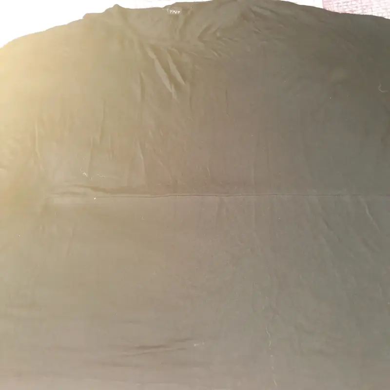 Polera negra ancha tela elasticada - 3