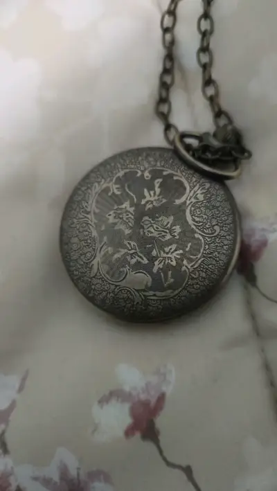 Collar de reloj de bolsillo de cuarzo con el escud - miniatura 3