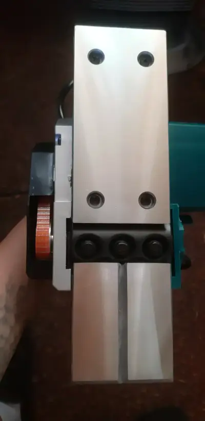 Cepillo eléctrico nuevo y lijadora nueva - miniatura 5