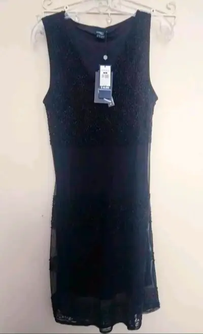 Vestido negro con pedrería marca Marquis, nuevo - miniatura 1