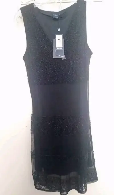 Vestido negro con pedrería marca Marquis, nuevo - miniatura 2