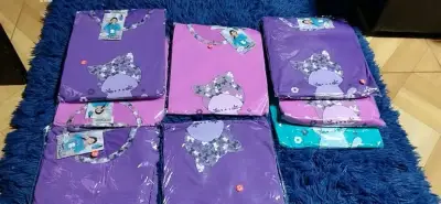 Pijama de algodón ,gorritos, guateros y botitas - miniatura 1