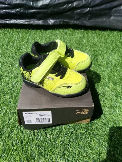 Zapatillas de fútbol para bebé - miniatura 1