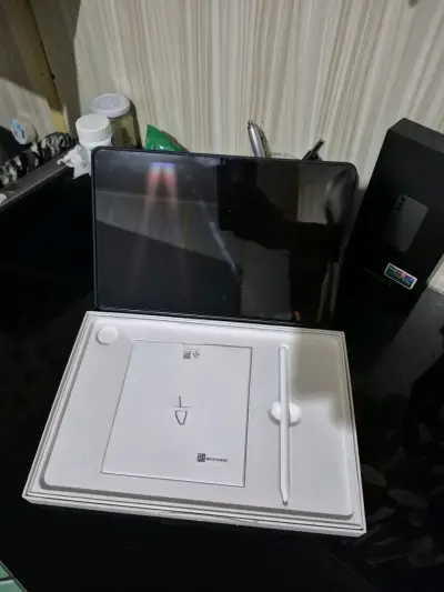 SE VENDE TAB S10 FE + S PEN (y su carcasa e lamina - miniatura 2