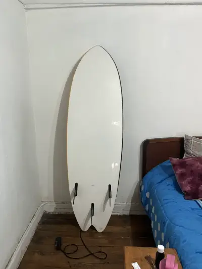 Tabla de surf color naranja y negro - miniatura 2